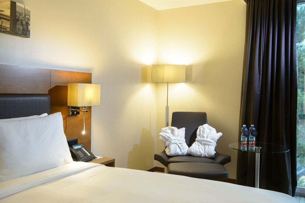 Hilton Zurich Airport, Zurich Hilton Zurich Airport, Zurich