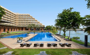 Hotel Cinnamon Lakeside Colombo