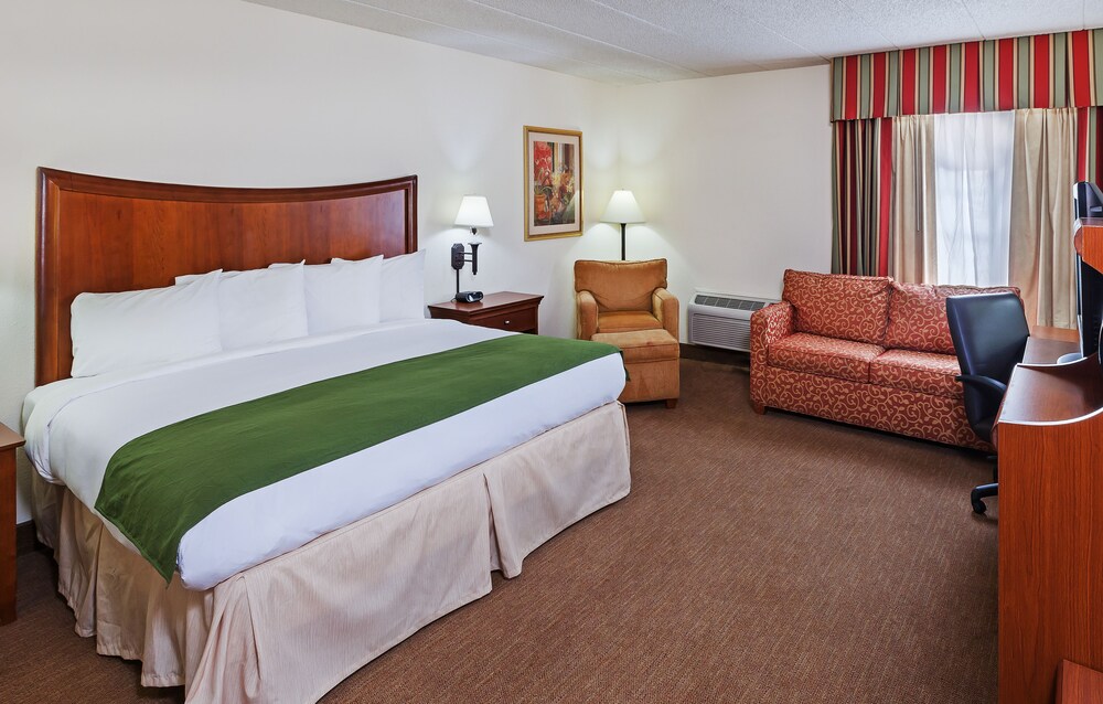 Clarion Inn & Suites Central I-44, Tulsa Clarion Inn & Suites Central I-44, Tulsa