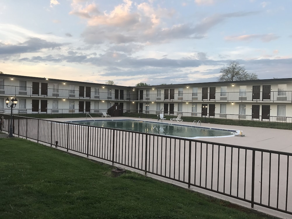 Ramada by Wyndham Louisville North, Louisville Ramada by Wyndham Louisville North, Louisville