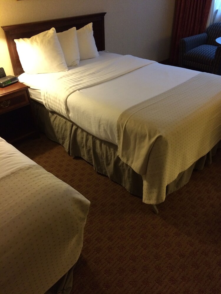 Fireside Inn & Suites, Portland (ME) Fireside Inn & Suites, Portland (ME)