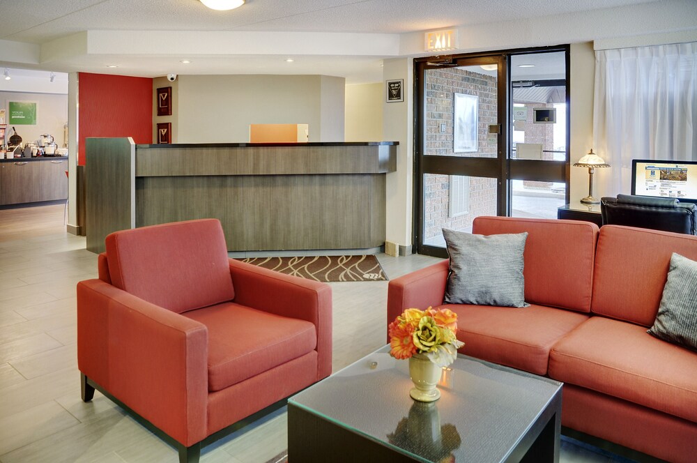 Comfort Inn Ottawa East Ottawa 1 2 8 Price Address Reviews