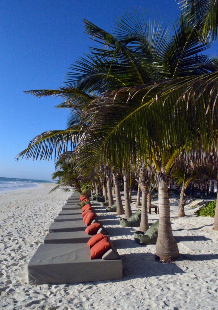Hotel Cabanas Los Lirios Tulum, Riviera Maya Hotel Cabanas Los Lirios Tulum, Riviera Maya