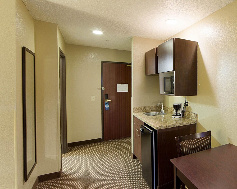 Quality Suites Addison-Dallas, Dallas Quality Suites Addison-Dallas, Dallas