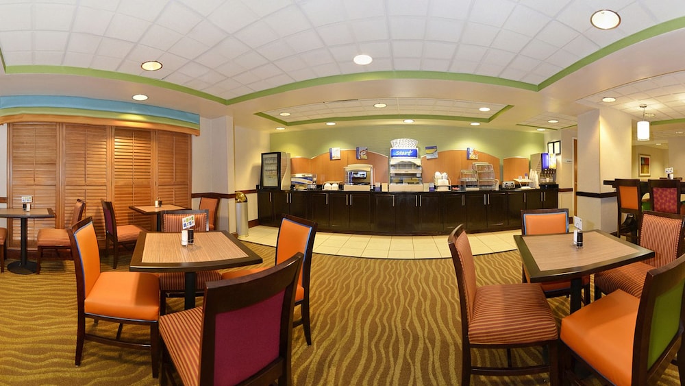 Holiday Inn Express Atlanta NE I-85 Clairmont, Atlanta Holiday Inn Express Atlanta NE I-85 Clairmont, Atlanta