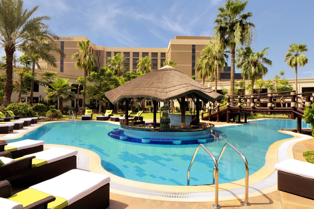 Le Meridien Dubai Hotel & Conference Centre Le Meridien Dubai Hotel & Conference Centre