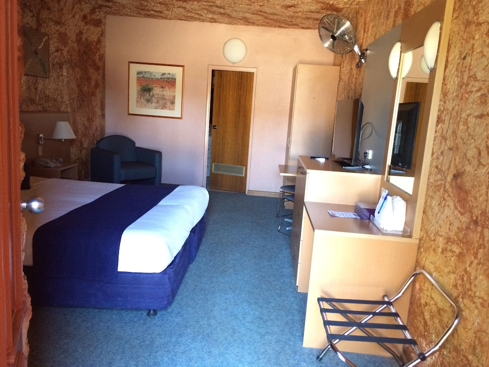 Desert Cave Hotel, Coober Pedy Desert Cave Hotel, Coober Pedy