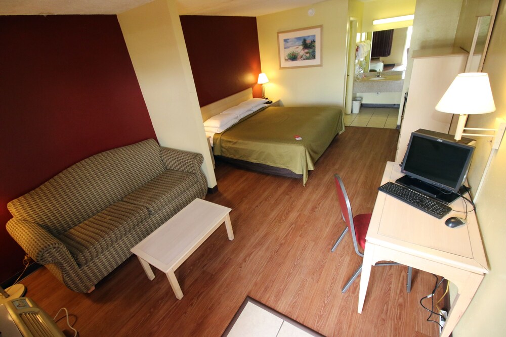 Econo Lodge Inn & Suites Maingate Central, Kissimmee Econo Lodge Inn & Suites Maingate Central, Kissimmee
