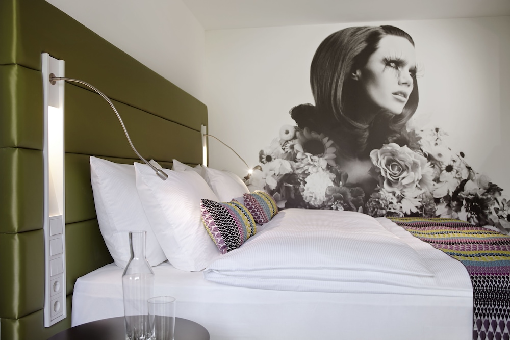 Hotel Indigo Düsseldorf - Victoriaplatz, Dusseldorf Hotel Indigo Düsseldorf - Victoriaplatz, Dusseldorf