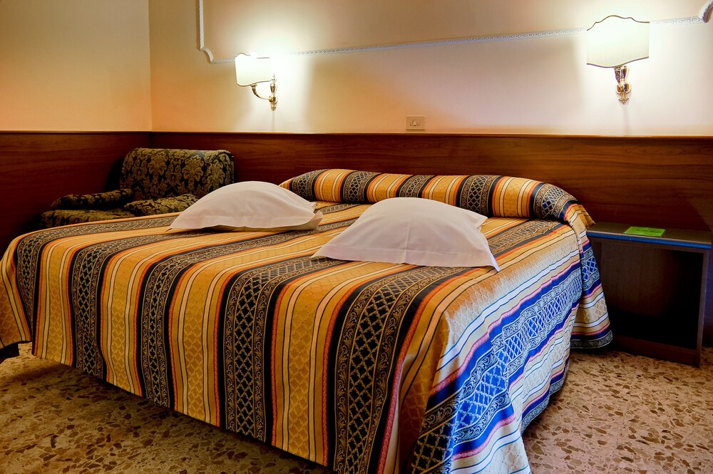 Central Hotel, Sorrento Central Hotel, Sorrento