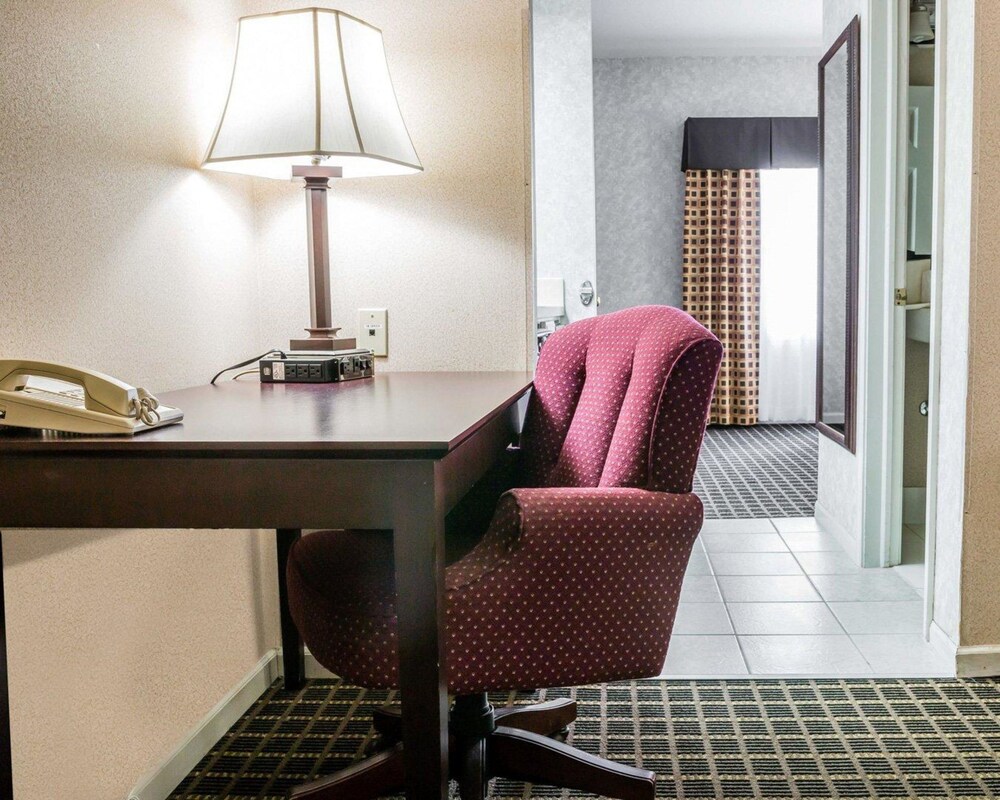 Econo Lodge & Suites, Grand Rapids Econo Lodge & Suites, Grand Rapids