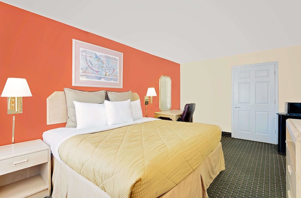 Days Inn by Wyndham Fort Walton Beach, Fort Walton Beach Days Inn by Wyndham Fort Walton Beach, Fort Walton Beach