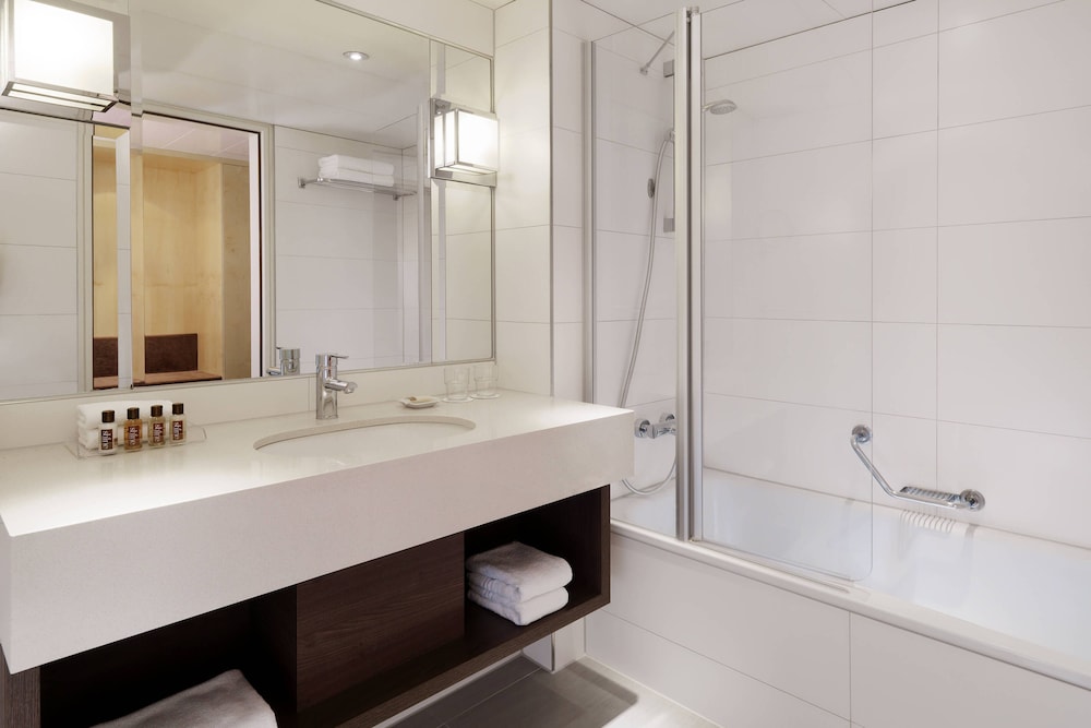 Sheraton Frankfurt Airport Hotel & Conference Center, Frankfurt/Main Sheraton Frankfurt Airport Hotel & Conference Center, Frankfurt/Main