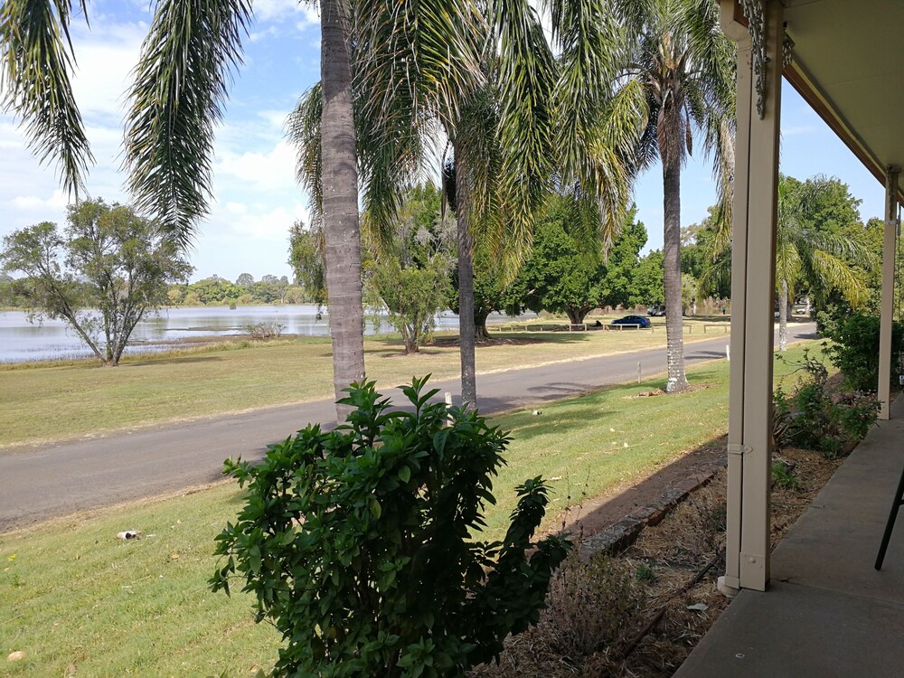 Lakeside Lodge Motel, New South Wales Lakeside Lodge Motel, New South Wales