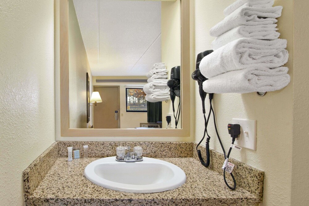 Travelodge by Wyndham College Park, Atlanta Travelodge by Wyndham College Park, Atlanta