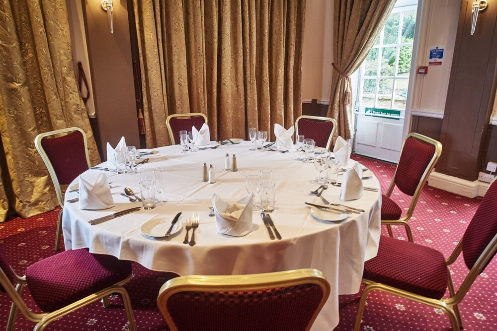 The Chequers Hotel, Newbury The Chequers Hotel, Newbury