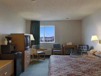 Hotel Days Inn Charleston Il In Illinois United States Guestroom Days Inn Charleston Il Illinois