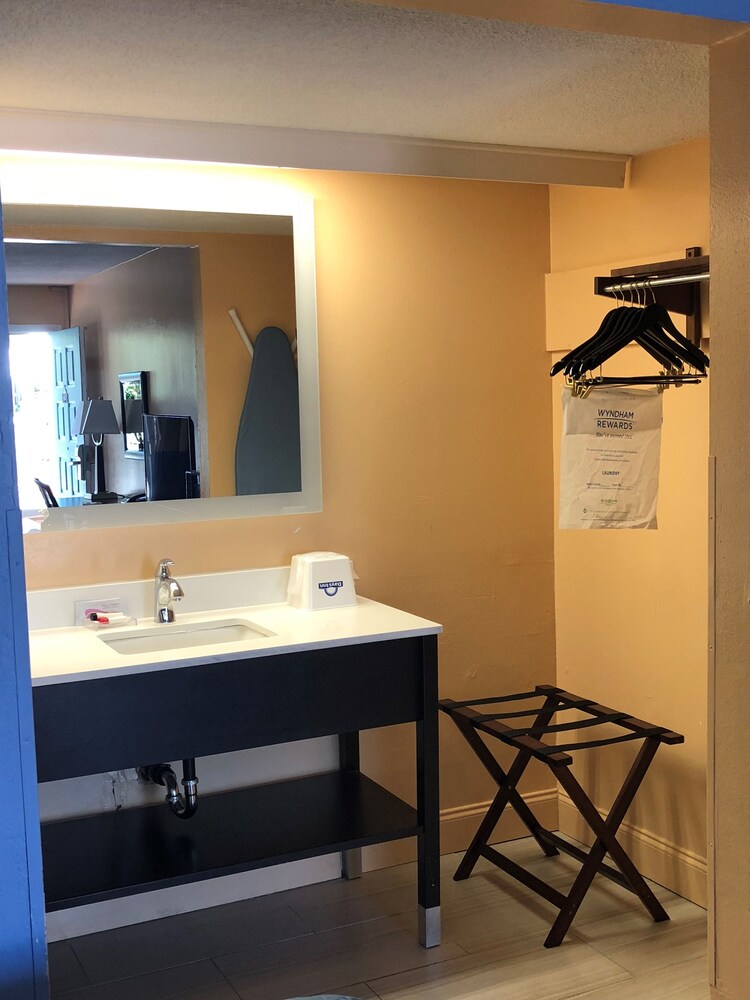 Days Inn by Wyndham Fort Myers Springs Resort, Fort Myers Days Inn by Wyndham Fort Myers Springs Resort, Fort Myers
