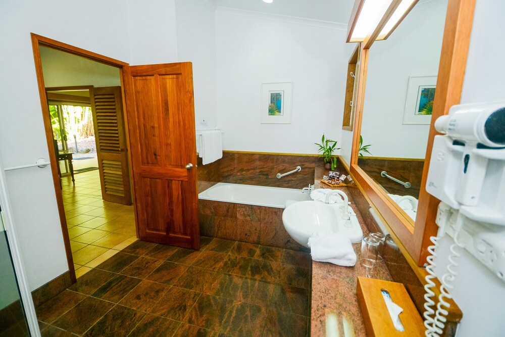 Kewarra Beach Resort & Spa, Cairns Kewarra Beach Resort & Spa, Cairns