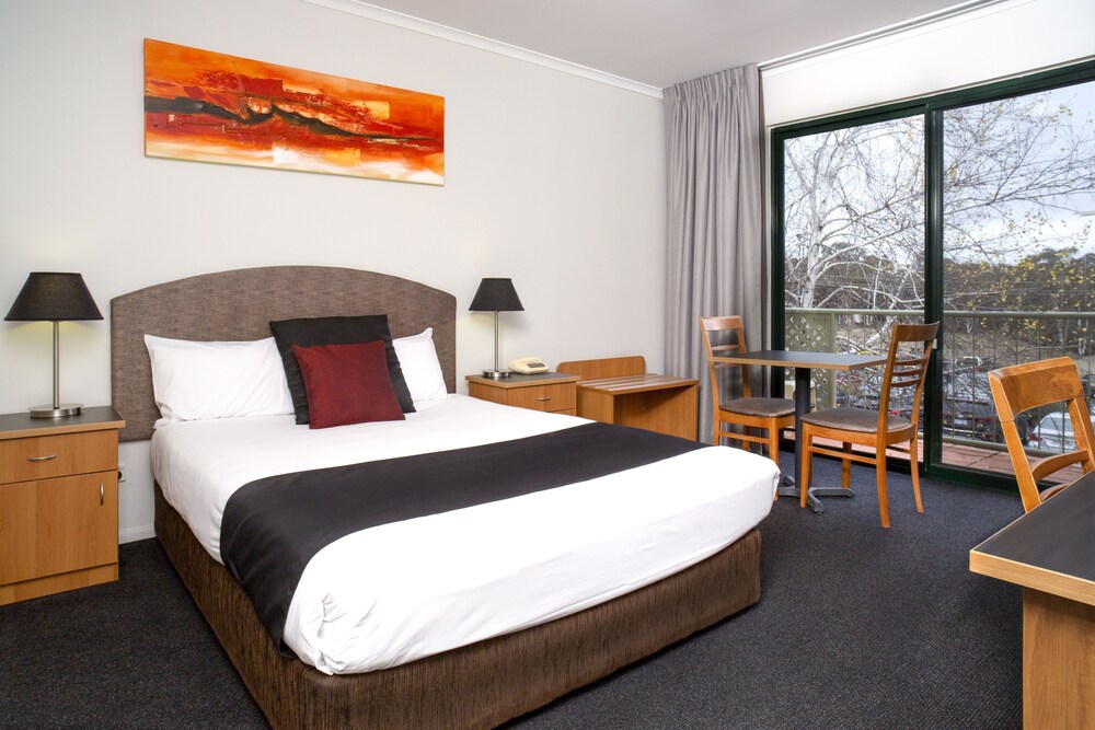Alpha Hotel Canberra, Canberra Alpha Hotel Canberra, Canberra