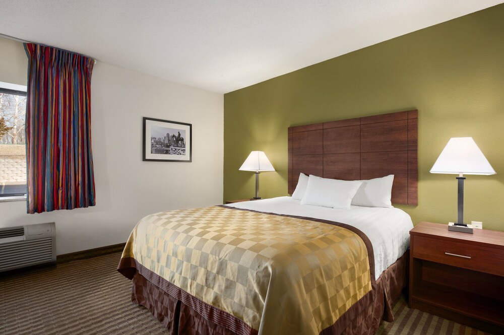 Days Inn & Suites by Wyndham Kansas City South, Kansas City Days Inn & Suites by Wyndham Kansas City South, Kansas City