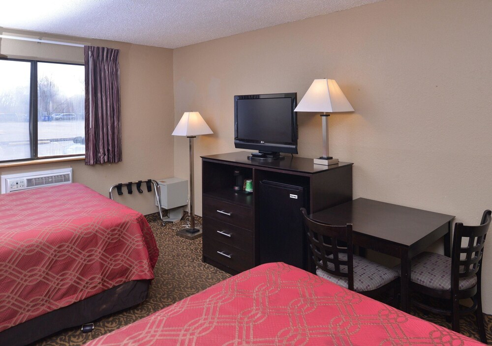 Rodeway Inn, Waukegan Rodeway Inn, Waukegan
