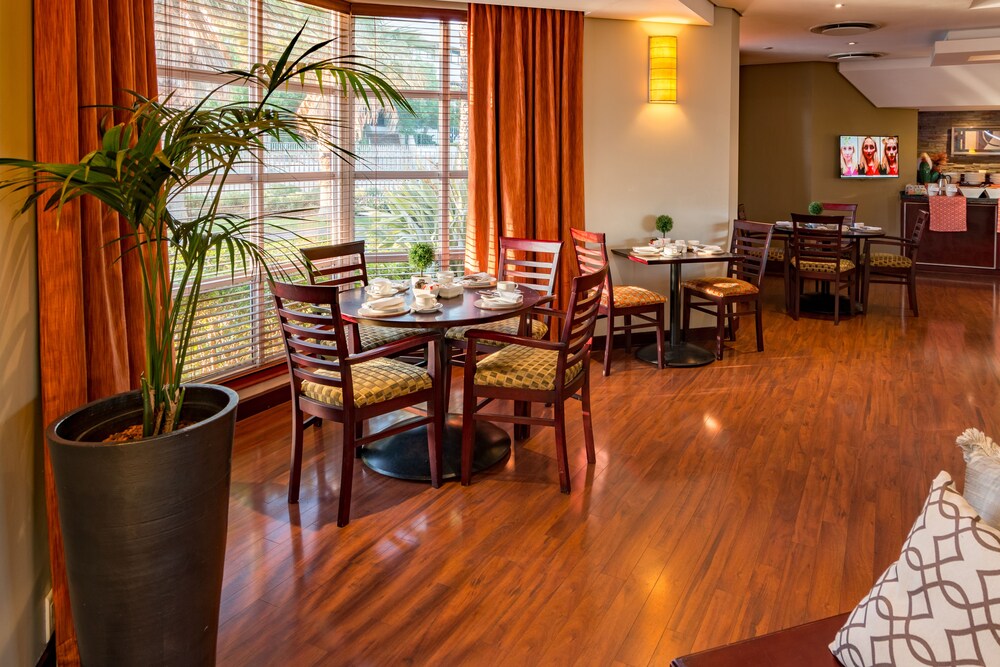 Town Lodge Bellville, Cape Town Town Lodge Bellville, Cape Town
