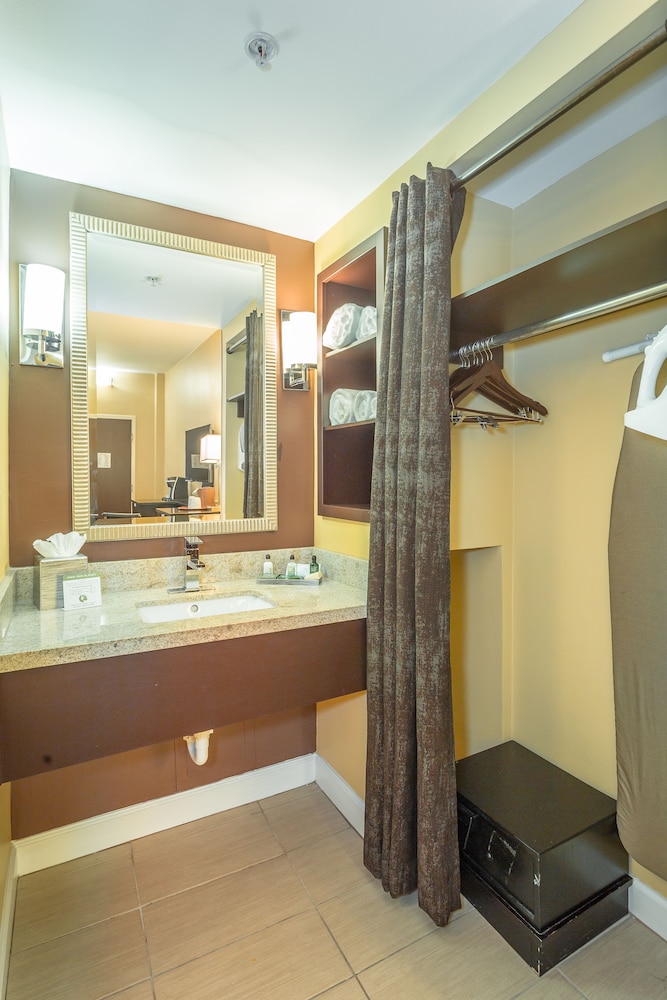 Inn at the Peachtrees an Ascend hotel Collection Member, Atlanta Inn at the Peachtrees an Ascend hotel Collection Member, Atlanta