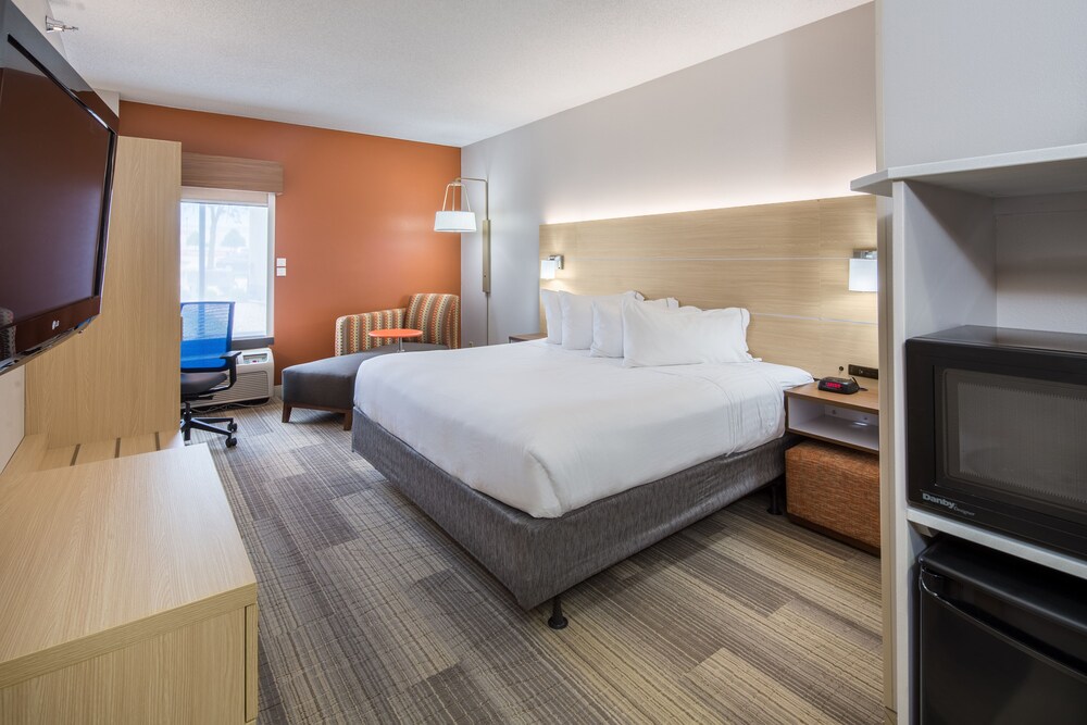 Holiday Inn Express Cedar Rapids (Collins Rd), Cedar Rapids Holiday Inn Express Cedar Rapids (Collins Rd), Cedar Rapids