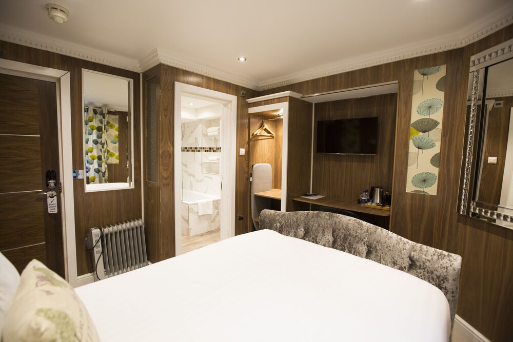 Cheshire Hotel, London Cheshire Hotel, London
