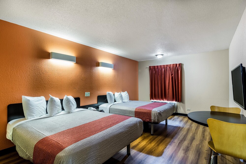 Motel 6 Libertyville IL, Waukegan Motel 6 Libertyville IL, Waukegan