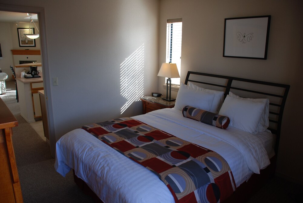 The Commons Hotel & Suites - Denver Tech Center, Englewood The Commons Hotel & Suites - Denver Tech Center, Englewood