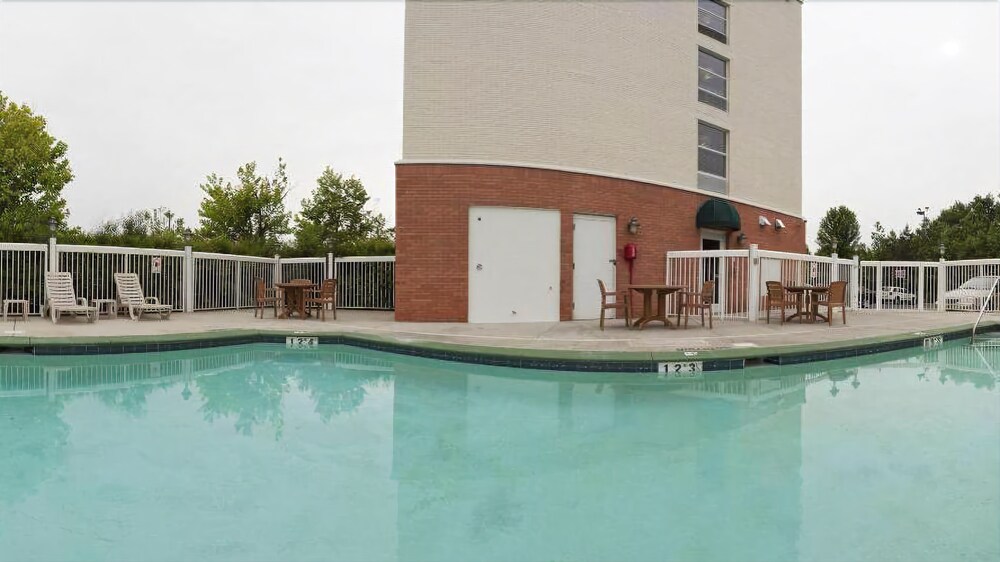 Holiday Inn Express Hotel & Suites Huntersville - Birkdale, an IHG Hotel - Tap to explore photos