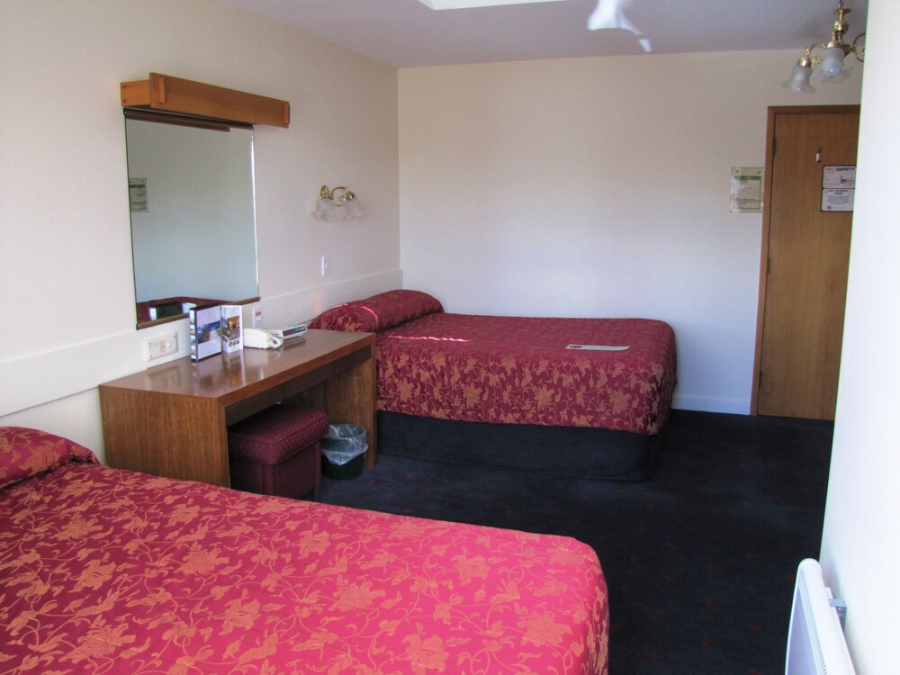 Distinction Luxmore Hotel, Te Anau Distinction Luxmore Hotel, Te Anau