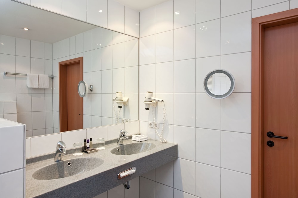 Hotel Asahi, Dusseldorf Hotel Asahi, Dusseldorf