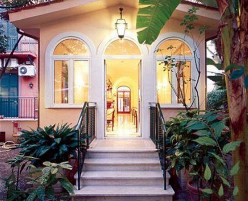 Astoria Garden Hotel Astoria Garden Hotel