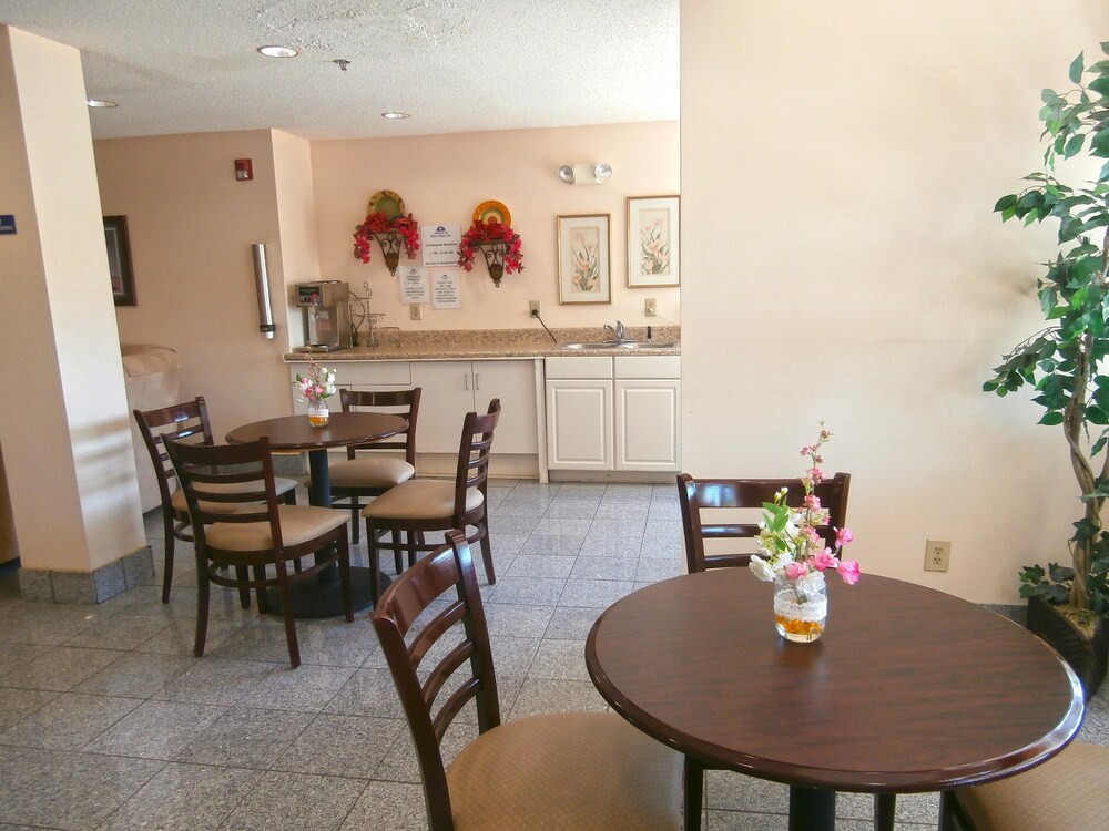 Americas Best Value Inn & Suites McDonough, McDonough Americas Best Value Inn & Suites McDonough, McDonough