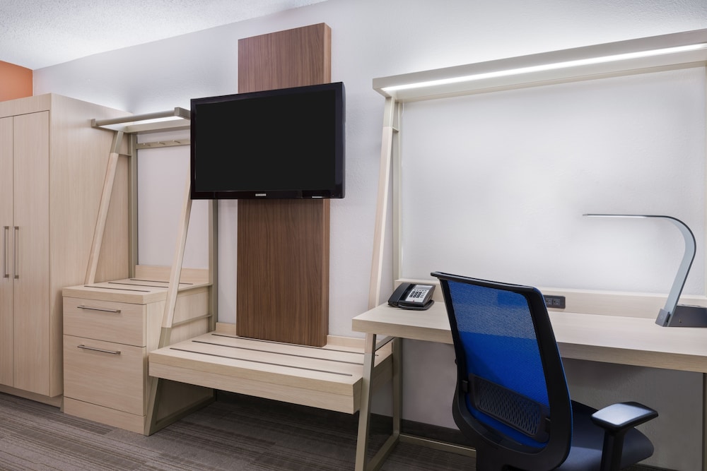 Holiday Inn Express & Suites Nearest Universal Orlando