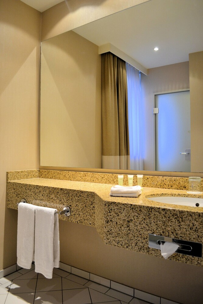 Courtyard by Marriott Düsseldorf Seestern, Dusseldorf Courtyard by Marriott Düsseldorf Seestern, Dusseldorf