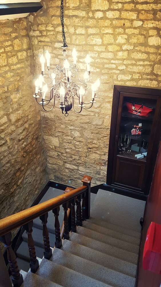 Noel Arms Hotel, Stratford-upon-Avon Noel Arms Hotel, Stratford-upon-Avon