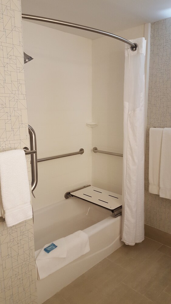 Holiday Inn Express Louisville Northeast, Louisville Holiday Inn Express Louisville Northeast, Louisville