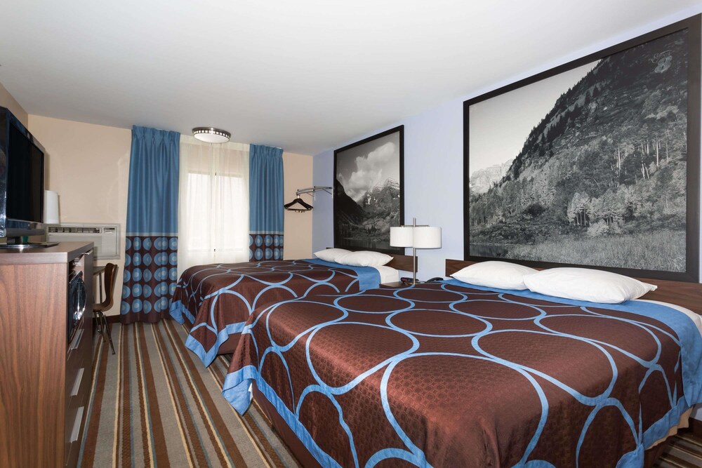 Super 8 by Wyndham Longmont/Twin Peaks, Longmont Super 8 by Wyndham Longmont/Twin Peaks, Longmont