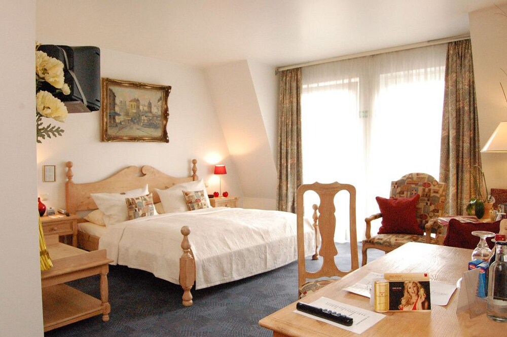 Hotel Lessing, Dusseldorf Hotel Lessing, Dusseldorf