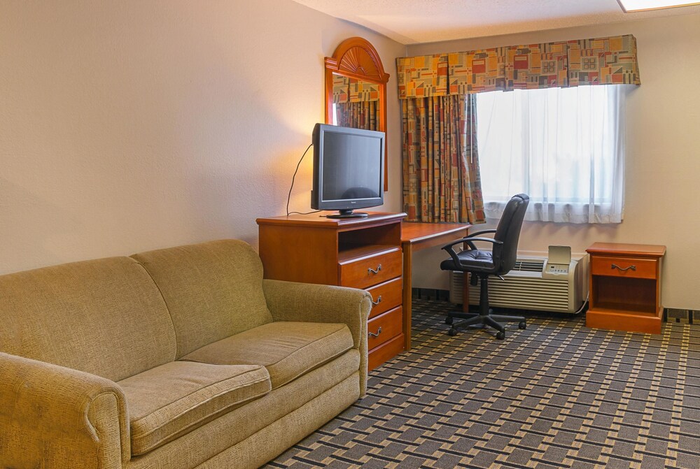 Quality Inn & Suites Detroit Metro Airport, Detroit Quality Inn & Suites Detroit Metro Airport, Detroit