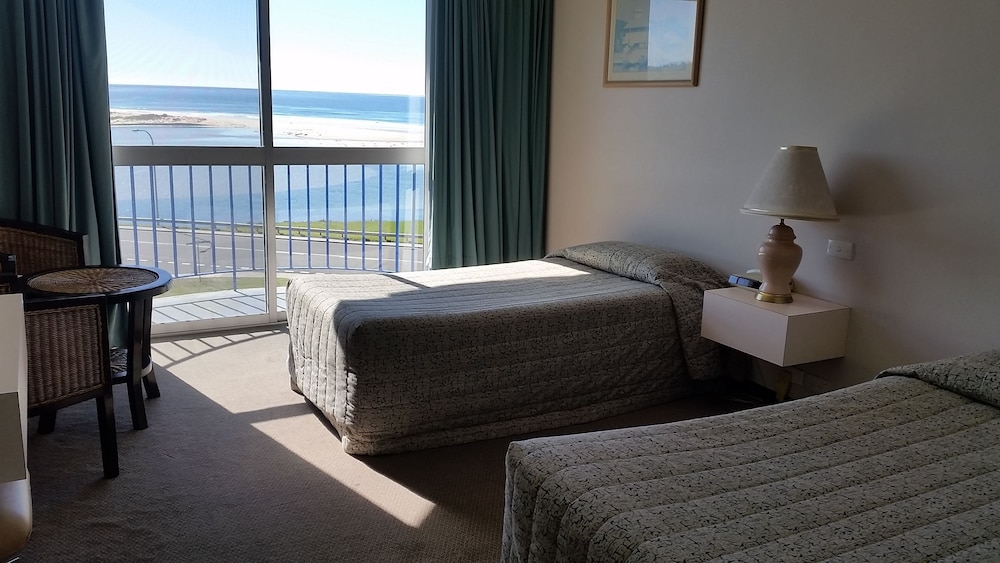 Scamander Beach Hotel Motel, Tasmania Scamander Beach Hotel Motel, Tasmania