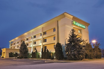 La Quinta Inn Suites Hotels Near Shriner S Oasis Golf Course La Quinta Inn Suites Cincinnati Ne Mason