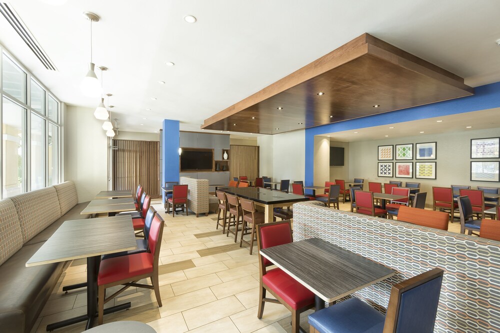 Holiday Inn Express & Suites Orlando-South Lake Buena Vista, Kissimmee Holiday Inn Express & Suites Orlando-South Lake Buena Vista, Kissimmee
