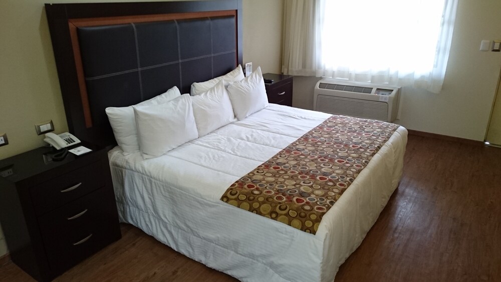 Quinta Dorada Hotel and Suites, Saltillo Quinta Dorada Hotel and Suites, Saltillo