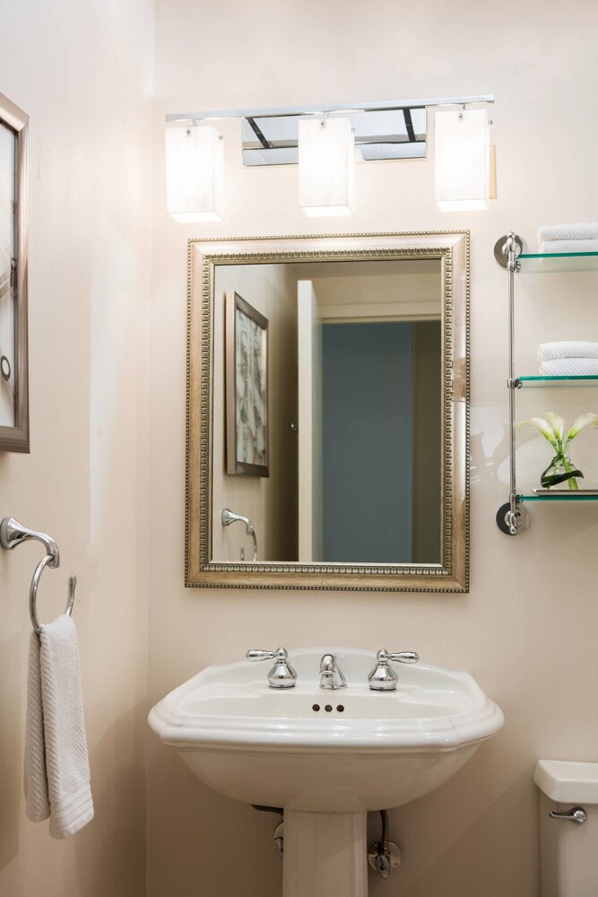 Renaissance Newark Airport Hotel Renaissance Newark Airport Hotel