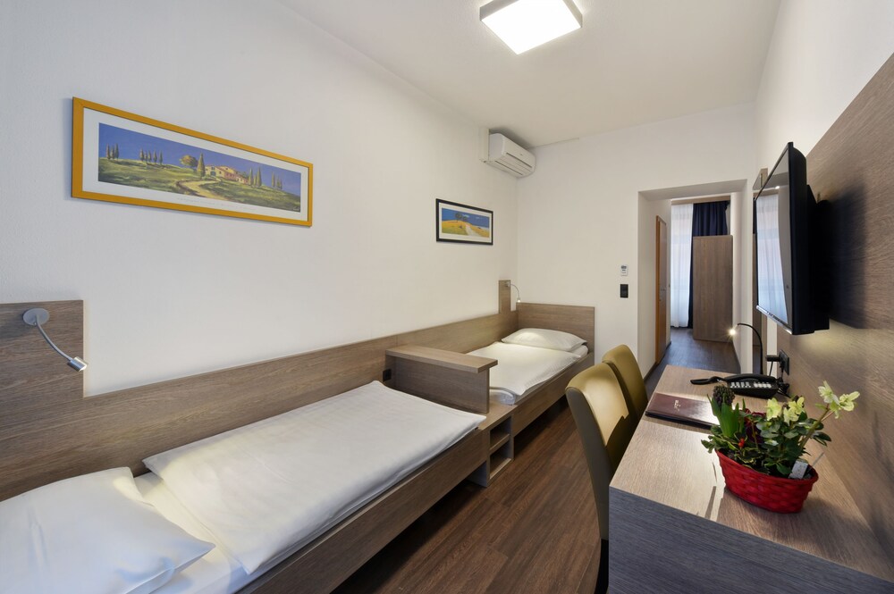Lucia Hotel, Vienna Lucia Hotel, Vienna